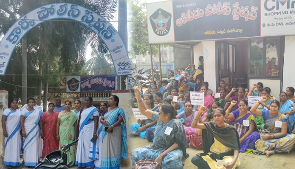 anganwadi workers arrest strike 18th day