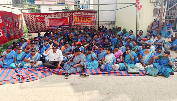 atp anganwadi workers strike 10th day lepakshi