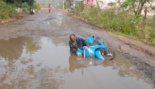 road problem in makkuva