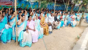 vzm aganwadi workers strike 6th day c
