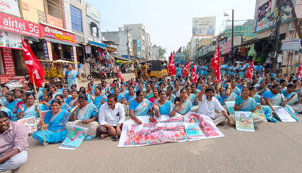 anaganwadi workers strike 24th day