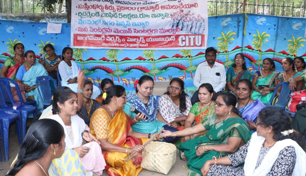anganwadi workers strike 21 day vzm protest