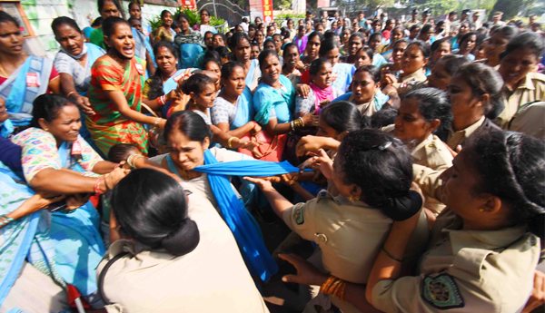 anganwadi workers strike 23 day police attack