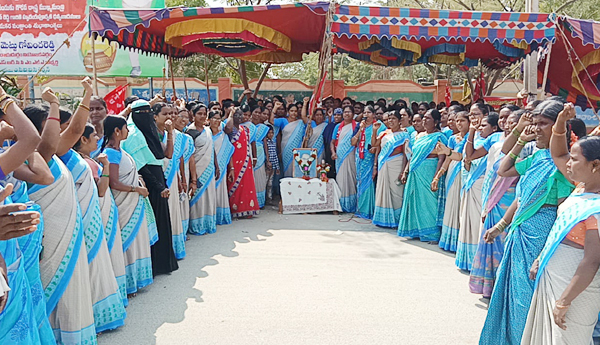 anganwadi workers strike 39th day atp a
