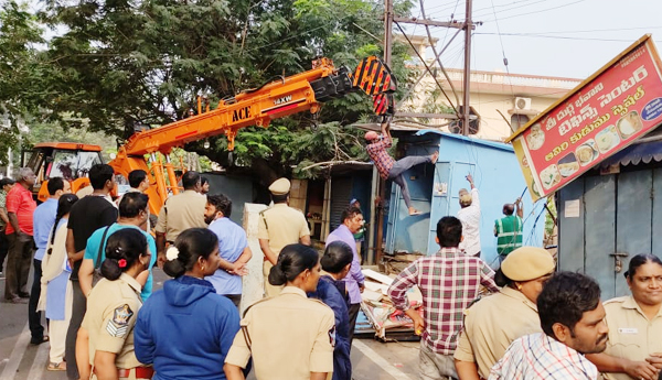 shops collapse in visakha