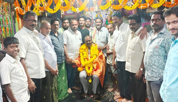 Kalavacharla residents honored Paparao