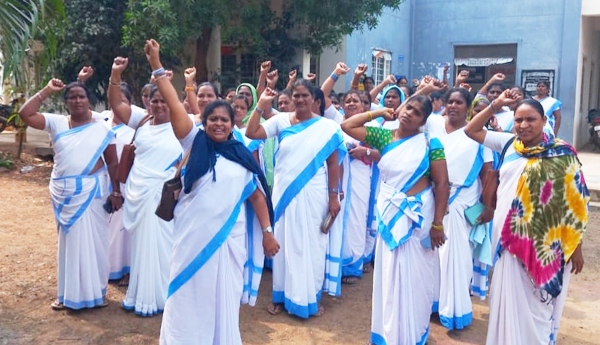 asha workers protest in mandapeta